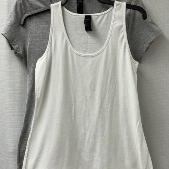 Hanes V-Neck Shirt and Tank Top  Pack of 2 -NWOT - Picture 3 of 6